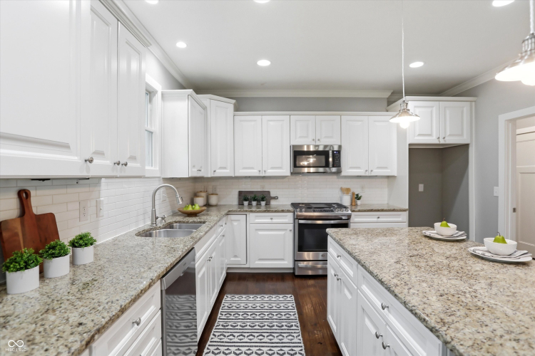 Listing Image 12