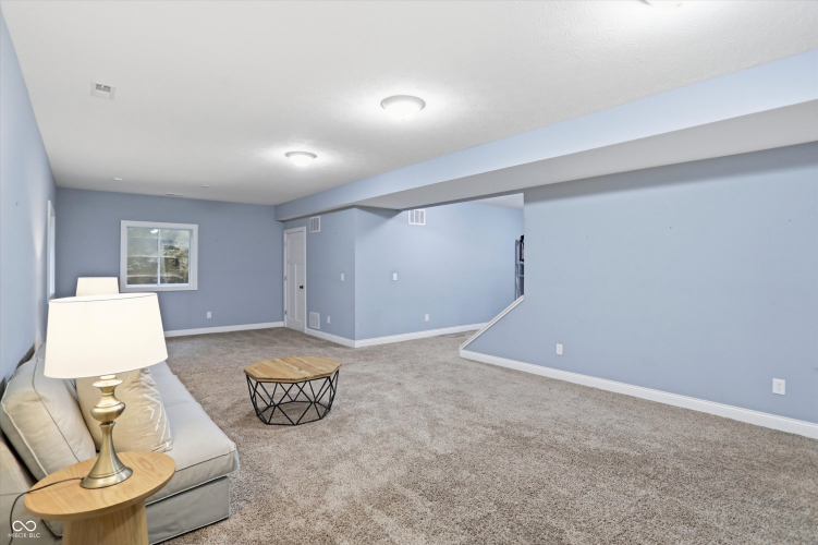 Listing Image 64