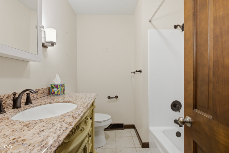 Listing Image 60