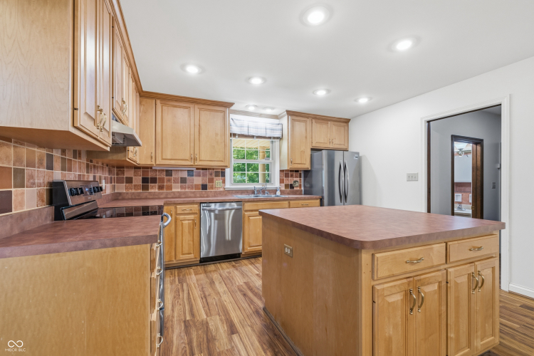 Listing Image 22