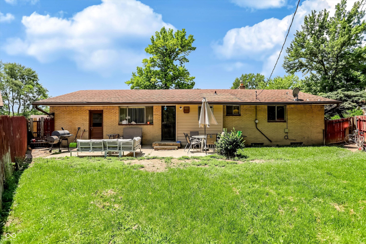 Listing Image 6