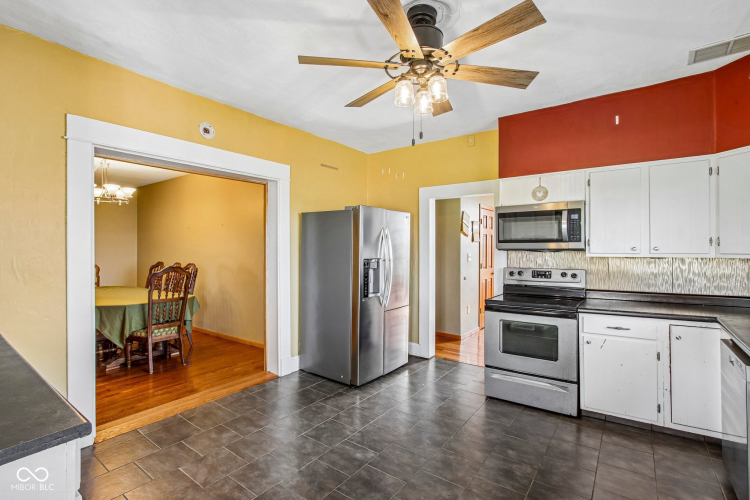 Listing Image 19