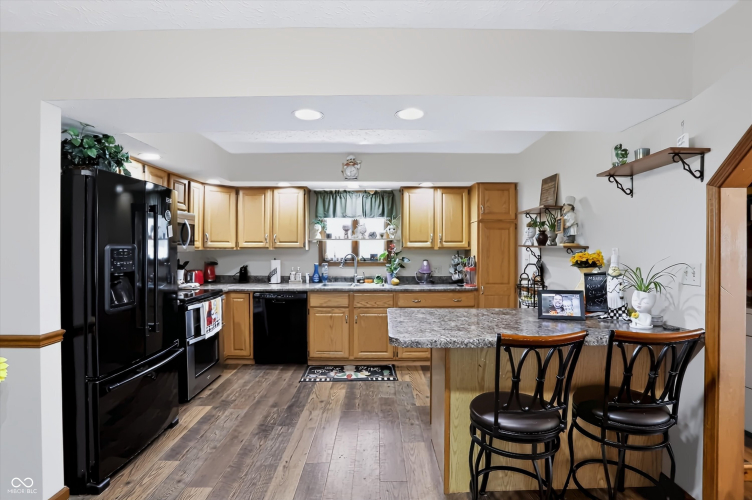 Listing Image 15