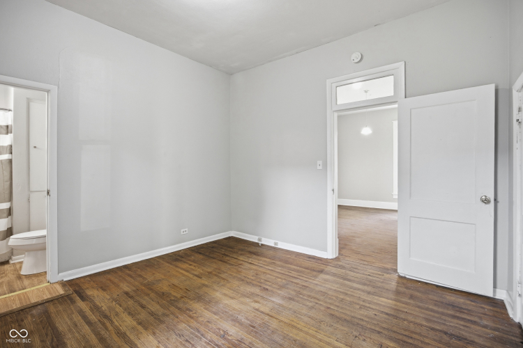Listing Image 17