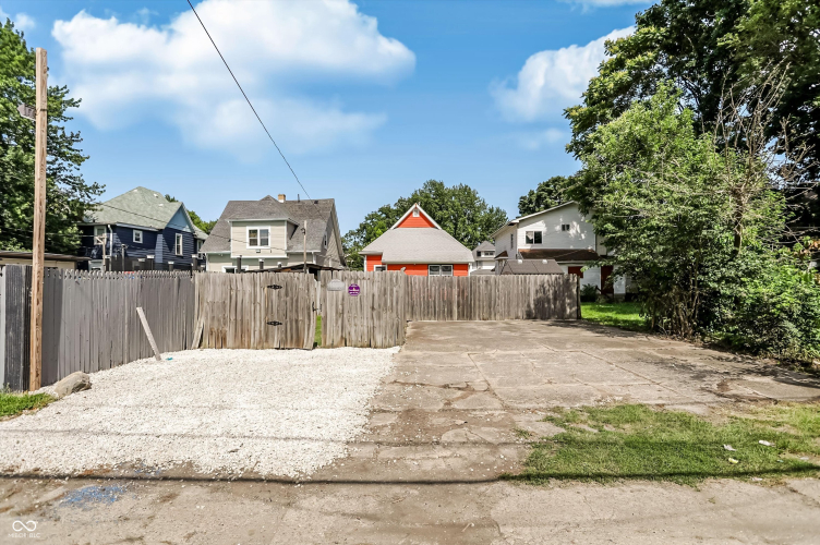 Listing Image 40