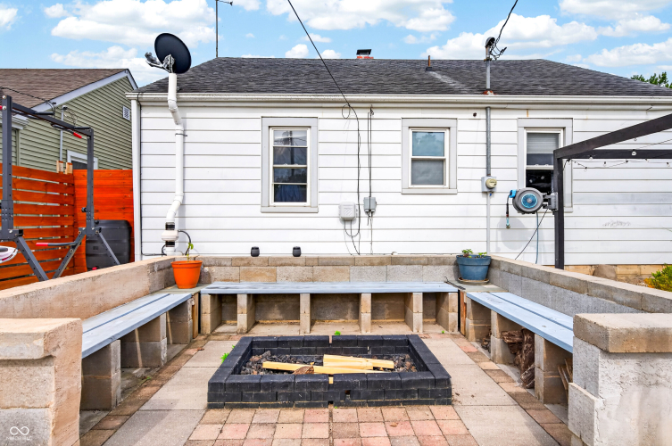 Listing Image 46