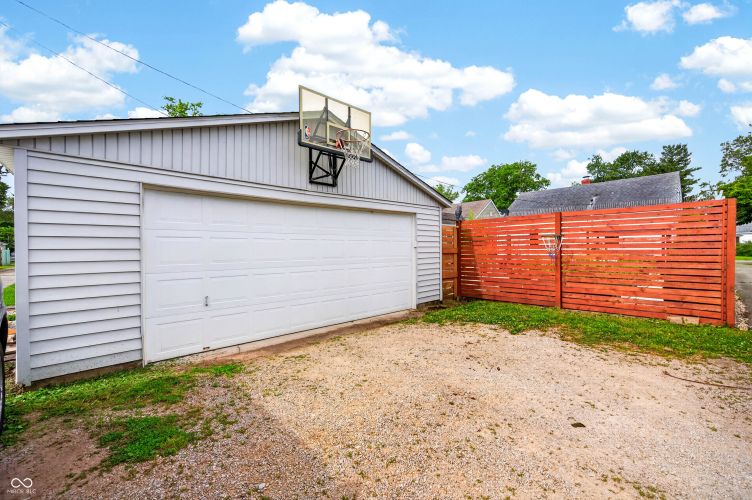Listing Image 53