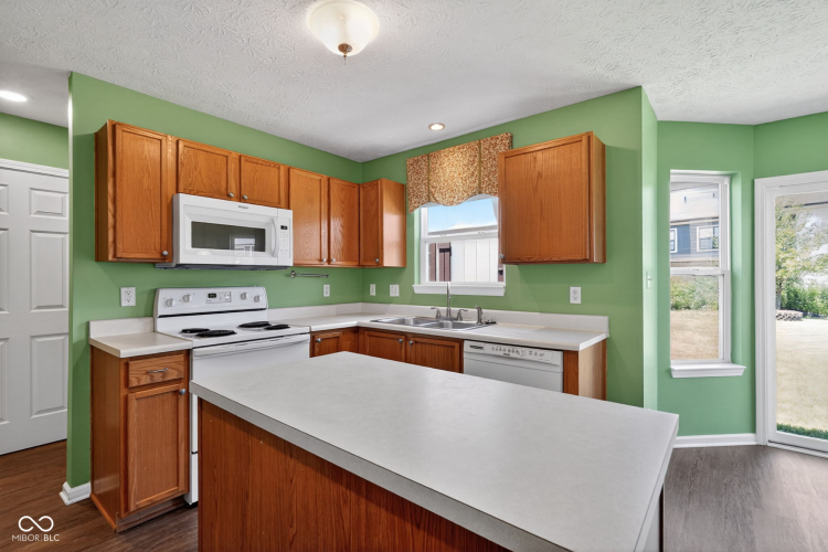 Listing Image 14