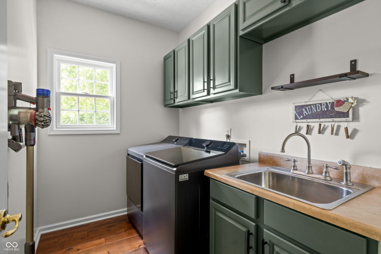 Listing Image 19