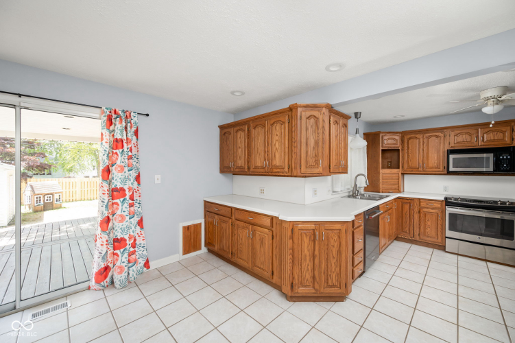 Listing Image 13
