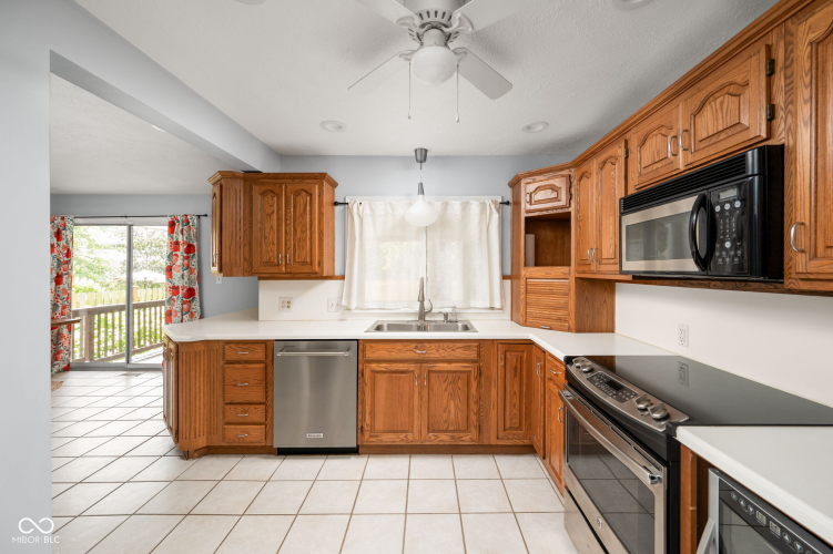 Listing Image 9