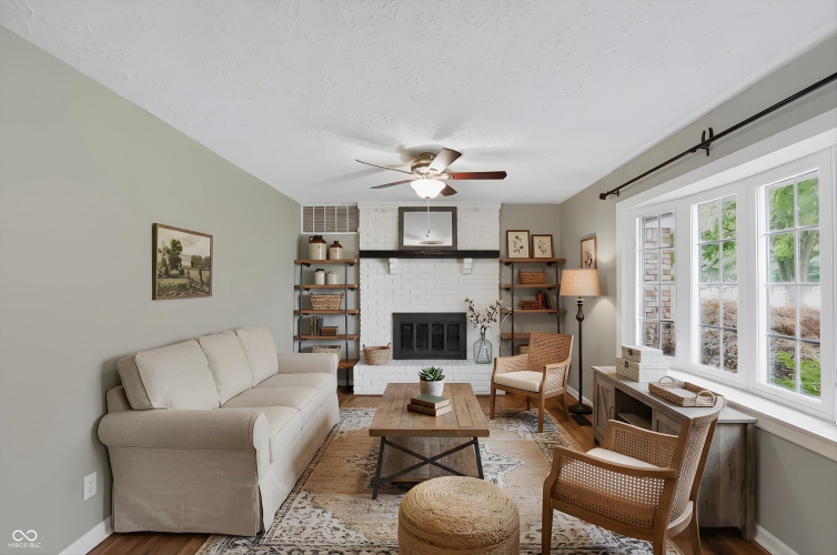 Listing Image 5