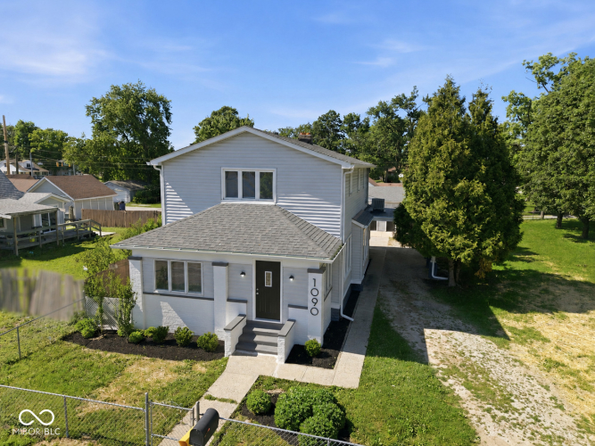 Listing Image 3