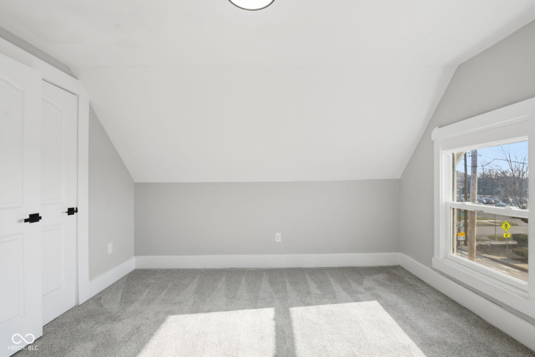 Listing Image 28