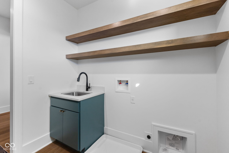 Listing Image 20