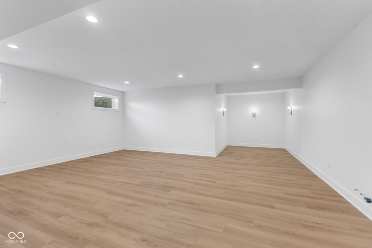 Listing Image 38