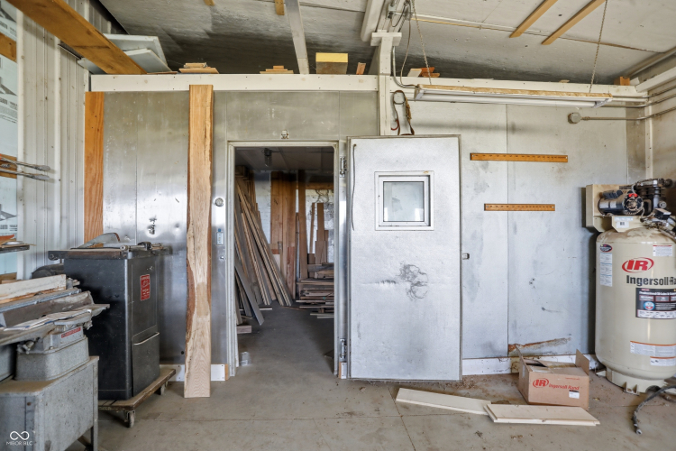Listing Image 13