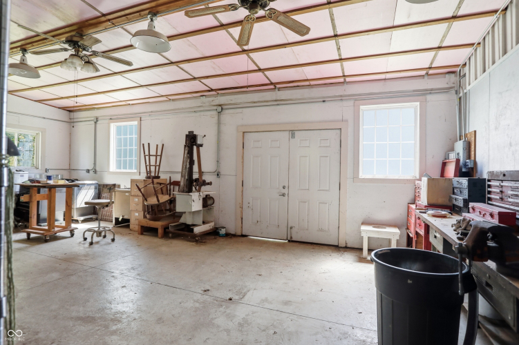 Listing Image 16