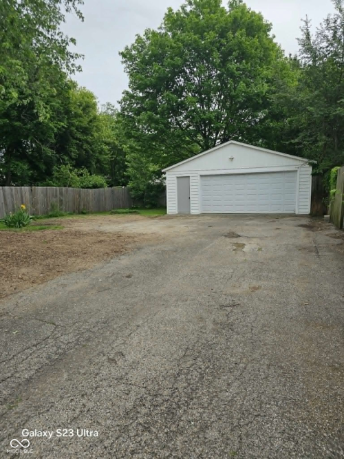 Listing Image 3