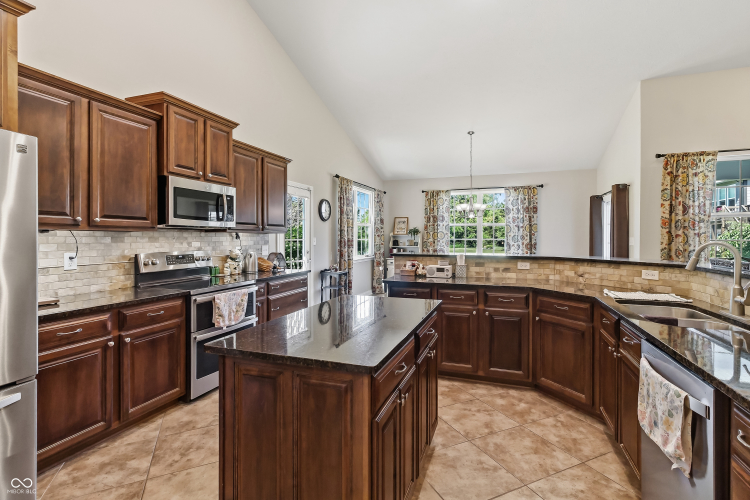 Listing Image 9