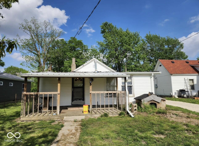 Listing Image 4