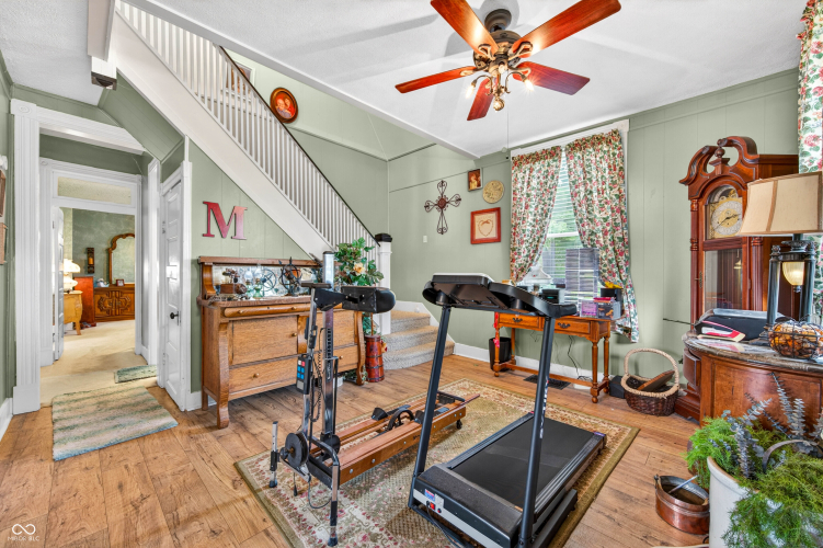 Listing Image 7
