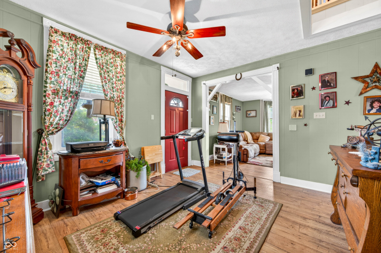 Listing Image 9