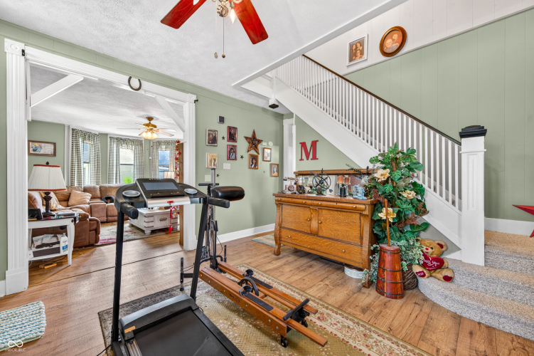 Listing Image 10