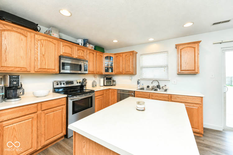 Listing Image 5
