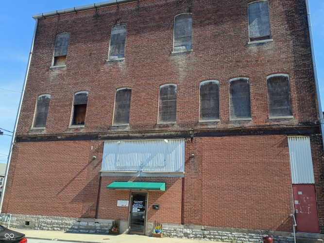 Listing Image 5