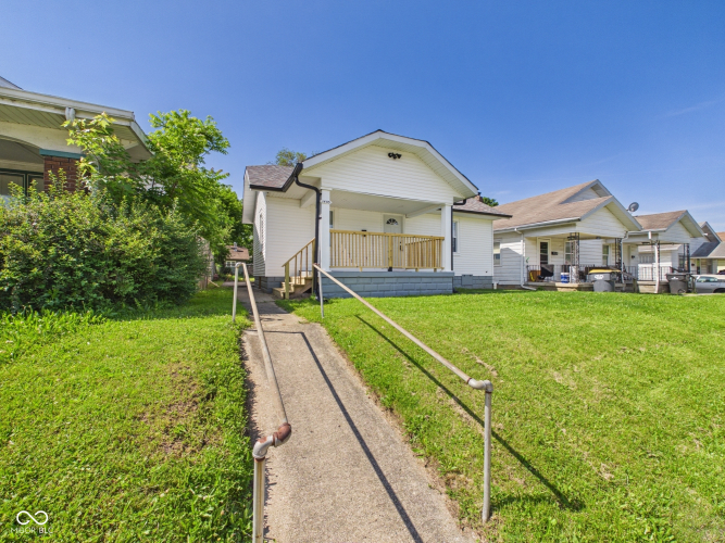 Listing Image 3