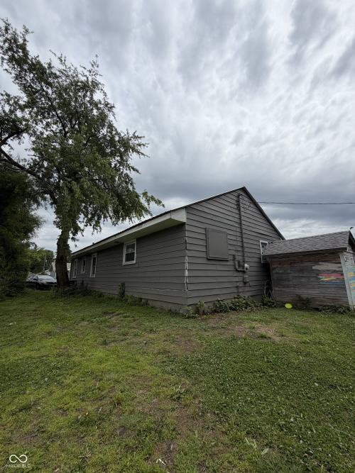 Listing Image 19