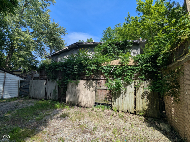 Listing Image 5