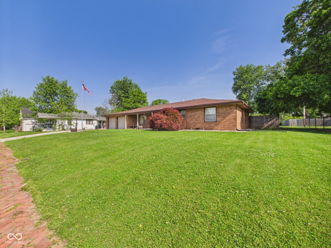 Listing Image 3