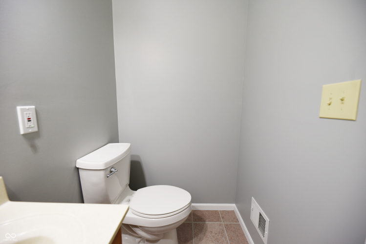 Listing Image 28