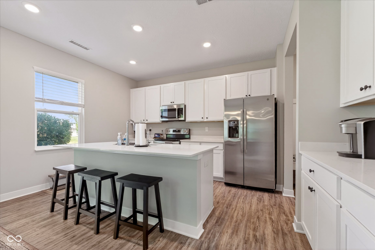 Listing Image 12