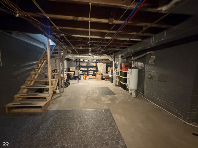Listing Image 32
