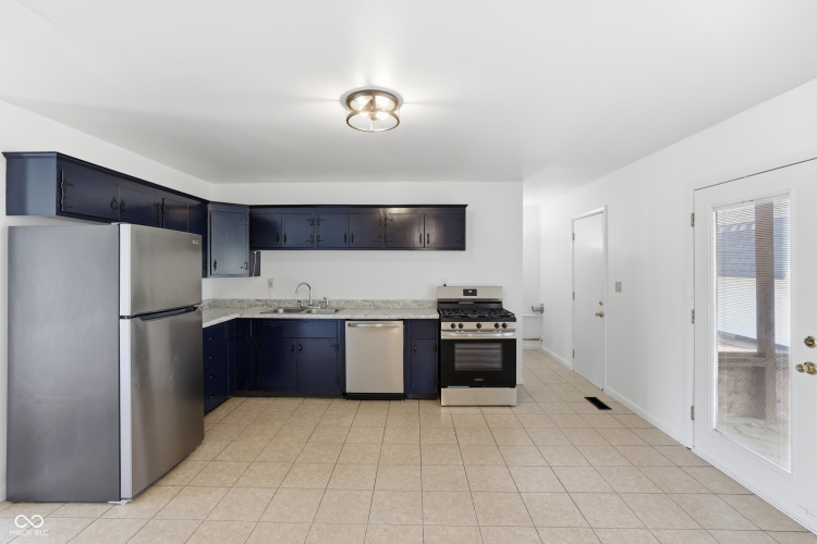 Listing Image 17