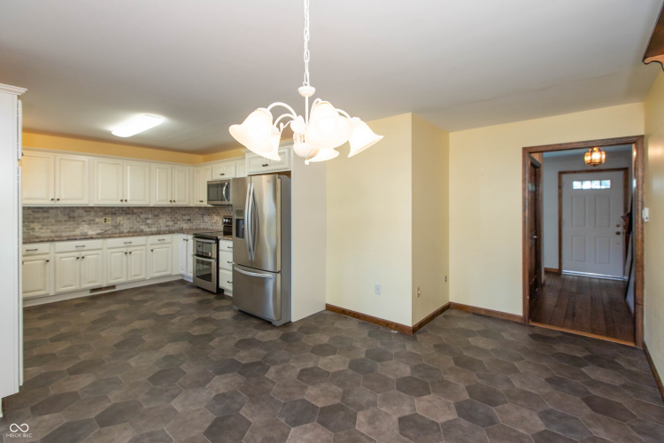 Listing Image 13