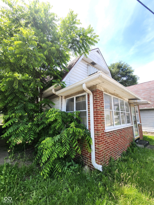 Listing Image 3