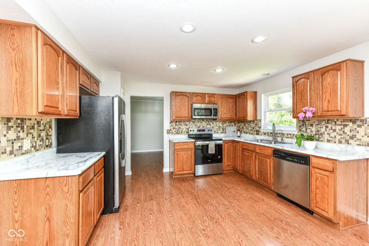 Listing Image 14