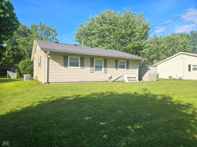 Listing Image 6