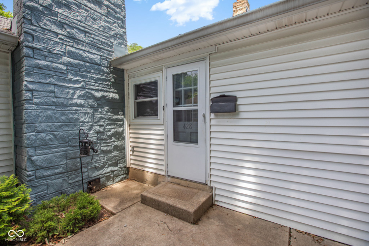 Listing Image 5