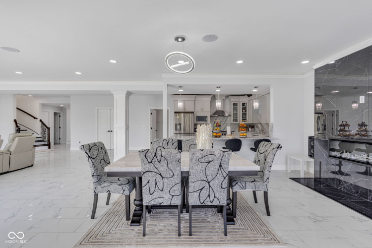Listing Image 102