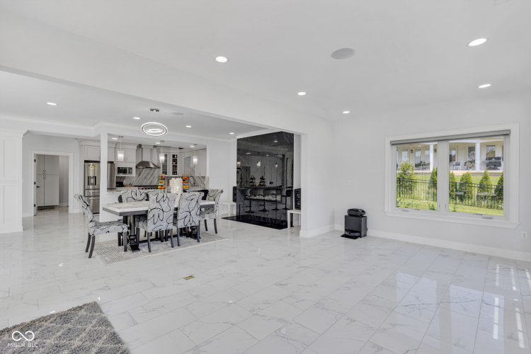 Listing Image 104
