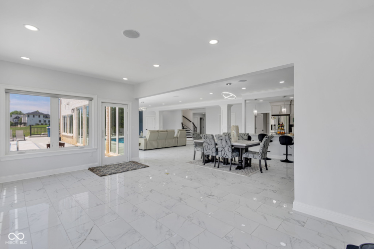 Listing Image 105