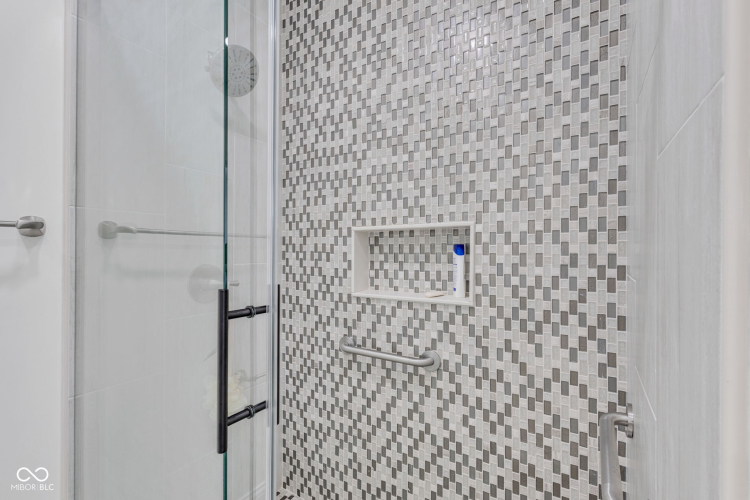 Listing Image 115