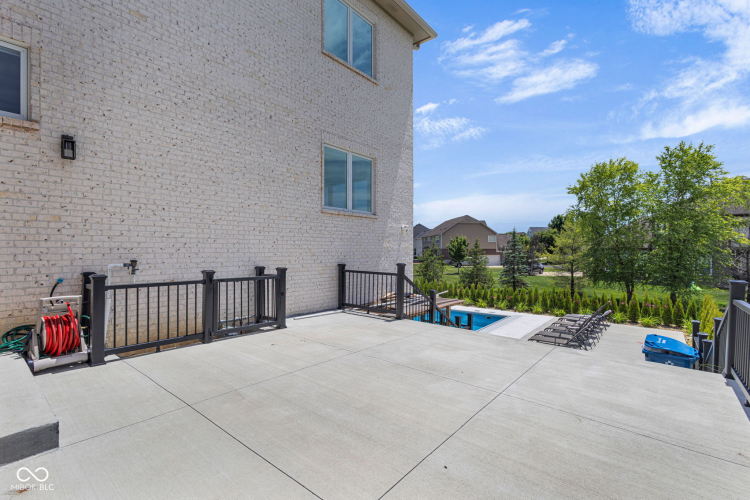 Listing Image 128