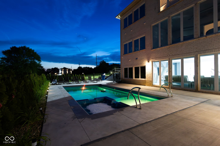 Listing Image 144