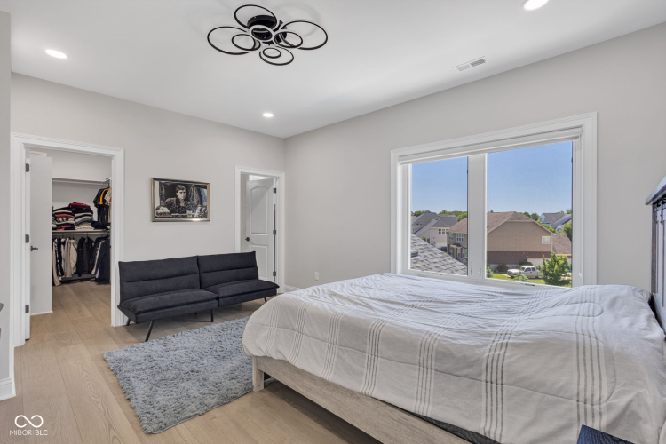 Listing Image 54